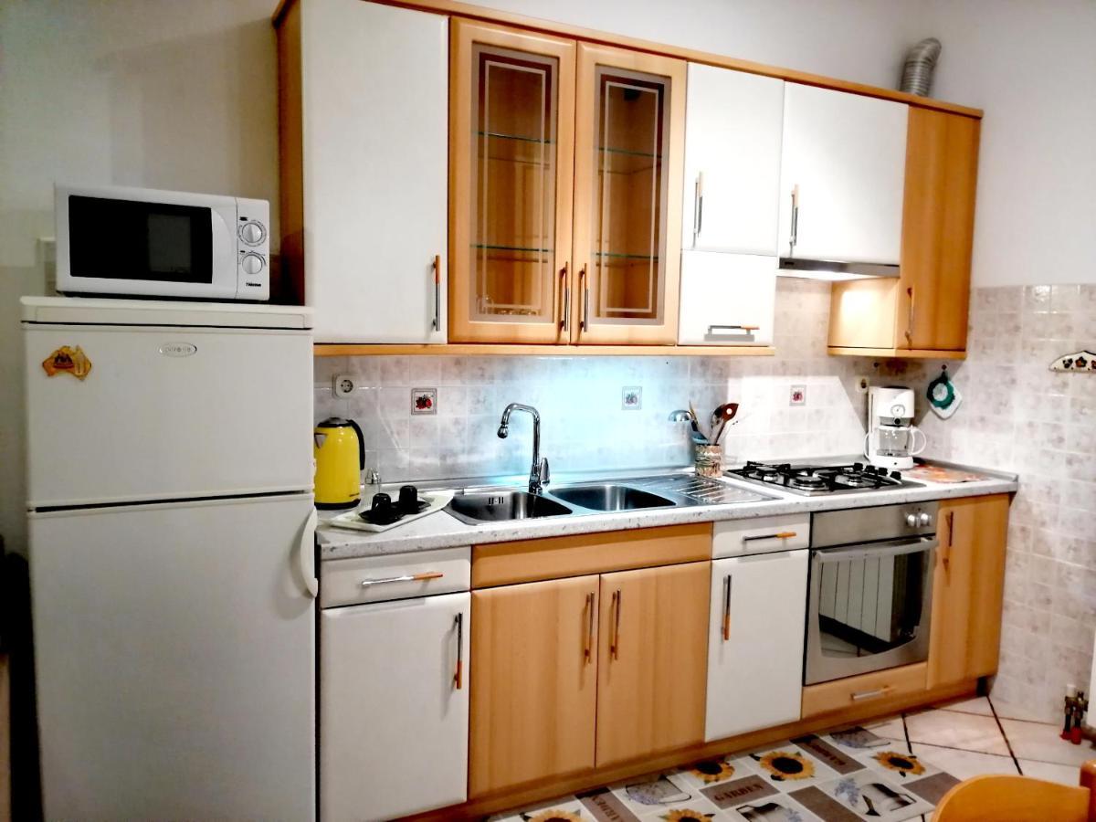 רוביני Room And Apartment Lea מראה חיצוני תמונה
