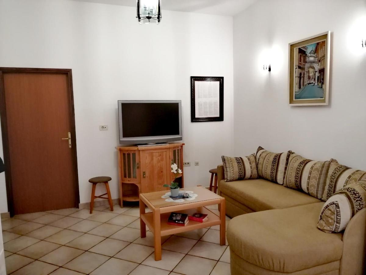 רוביני Room And Apartment Lea מראה חיצוני תמונה