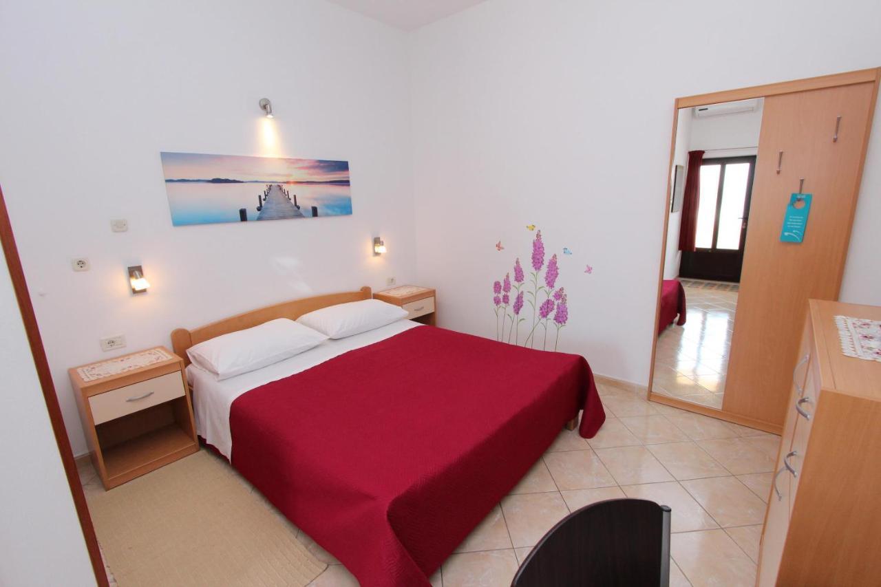 רוביני Room And Apartment Lea מראה חיצוני תמונה