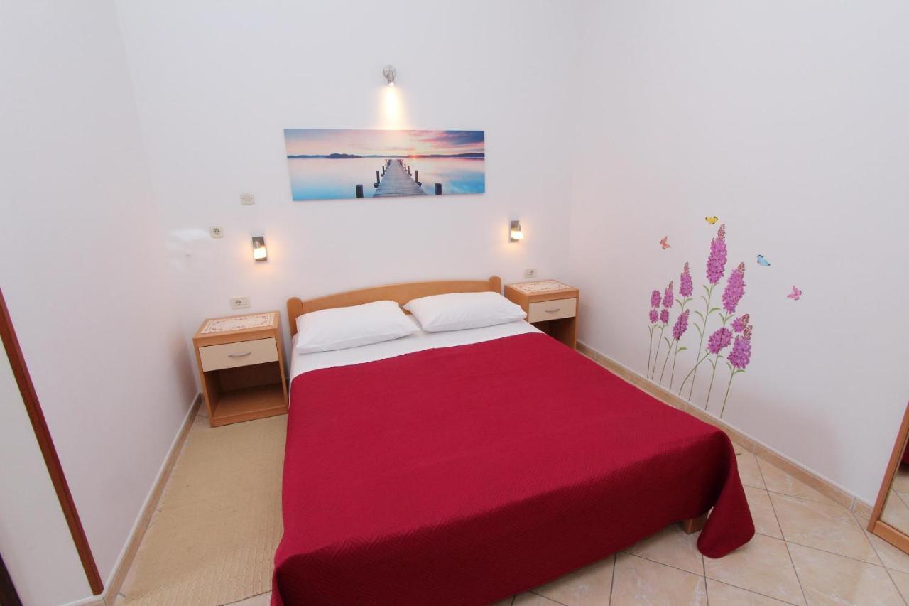 רוביני Room And Apartment Lea מראה חיצוני תמונה