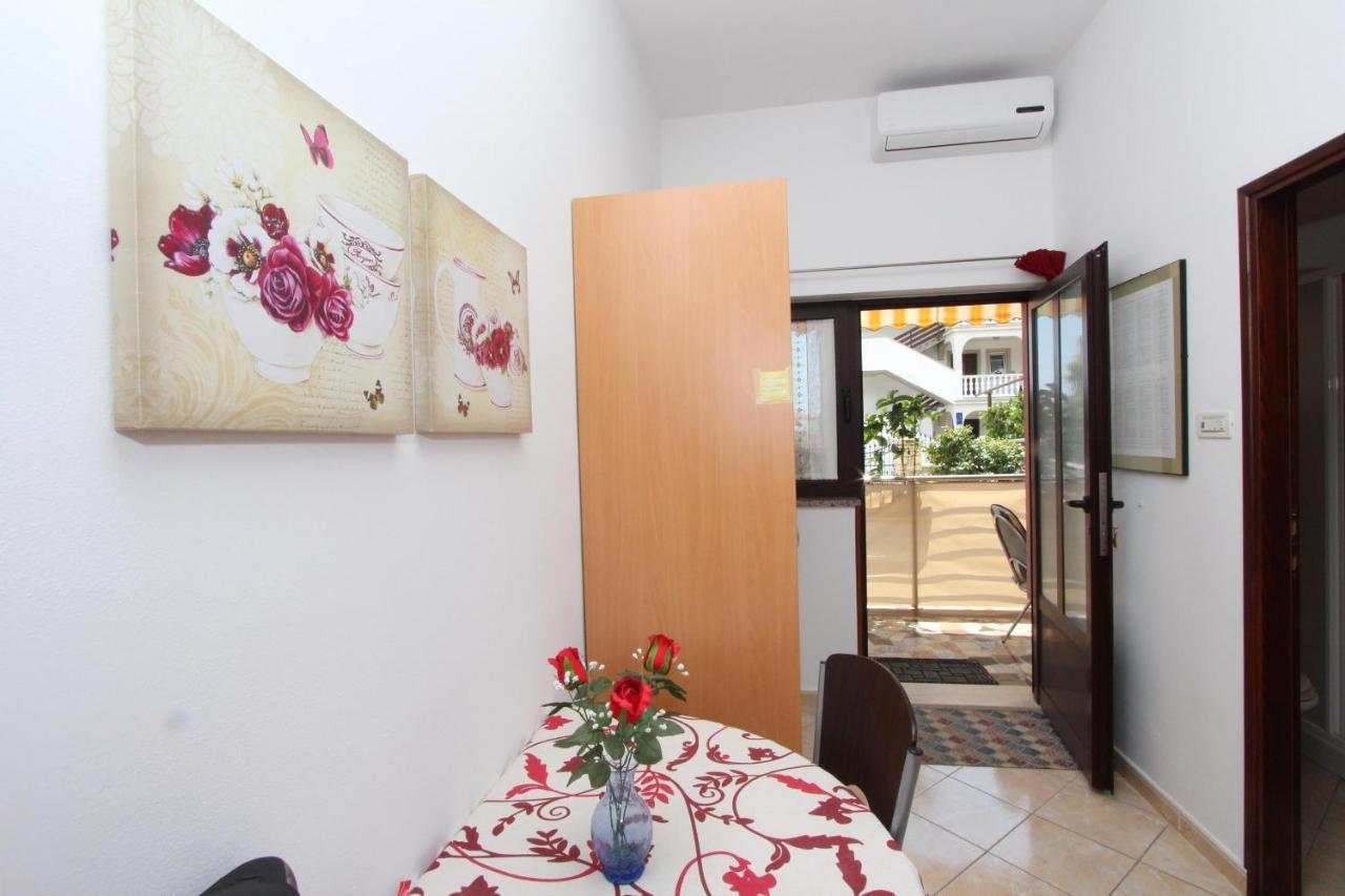 רוביני Room And Apartment Lea חדר תמונה