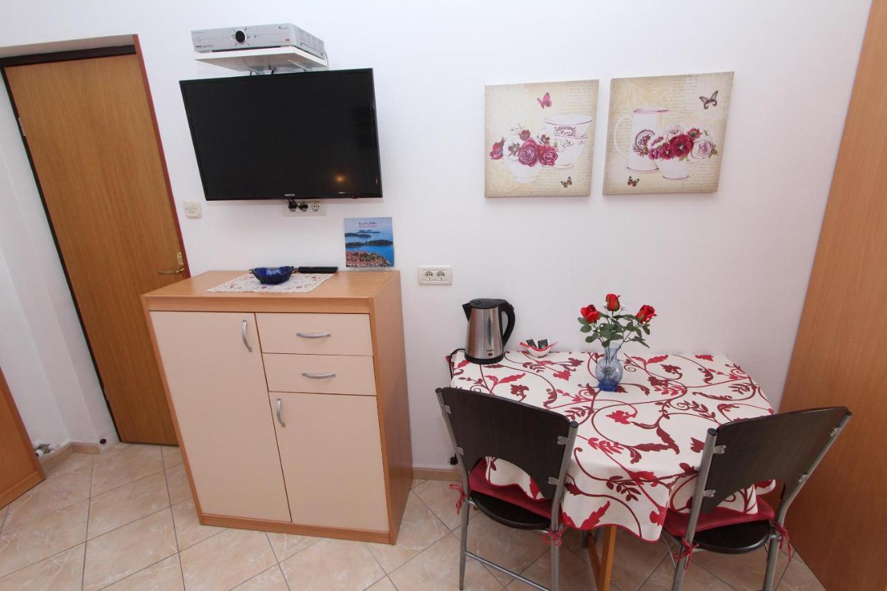 רוביני Room And Apartment Lea חדר תמונה