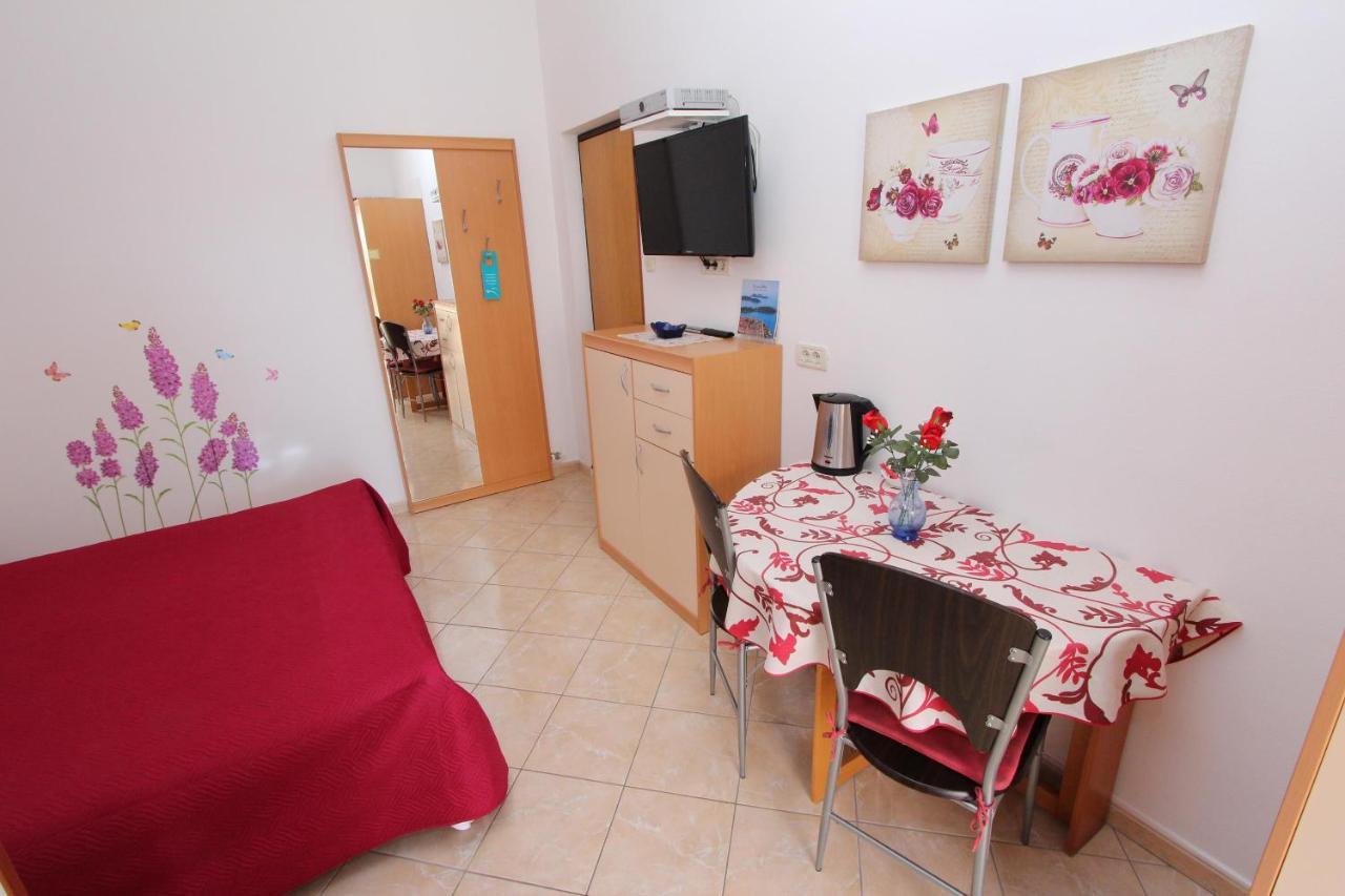 רוביני Room And Apartment Lea מראה חיצוני תמונה