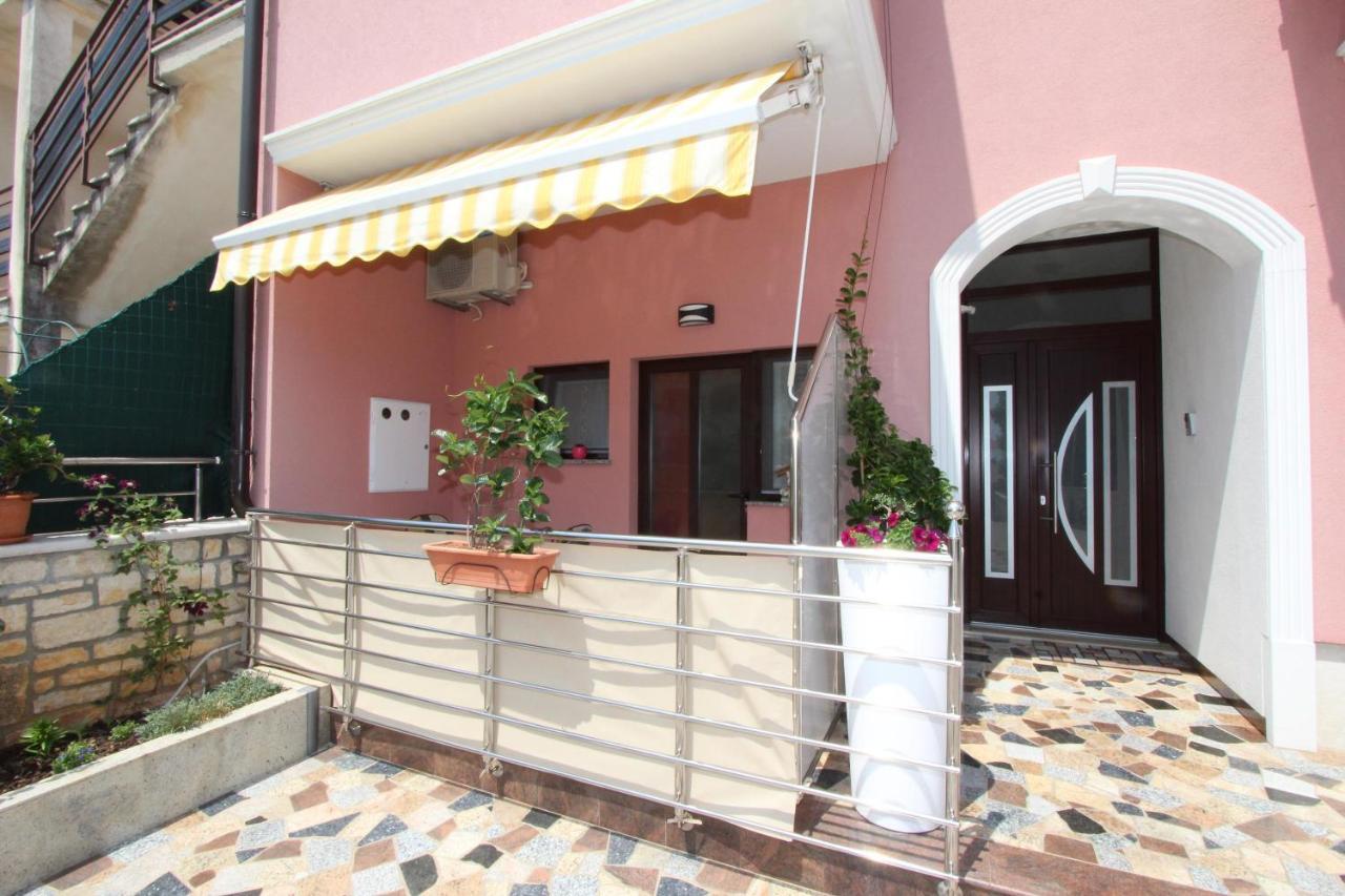 רוביני Room And Apartment Lea מראה חיצוני תמונה