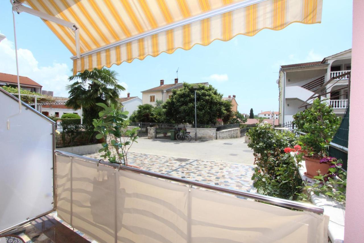 רוביני Room And Apartment Lea מראה חיצוני תמונה