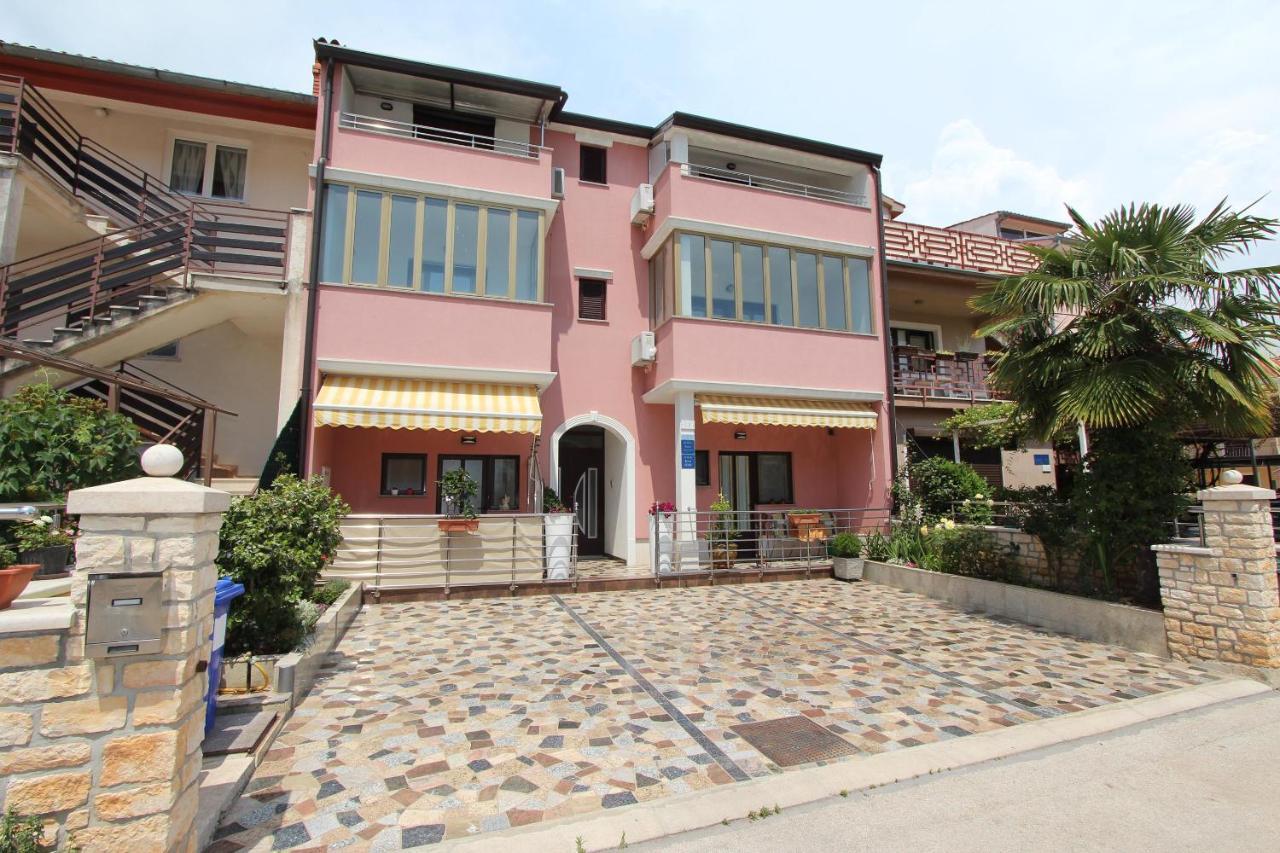 רוביני Room And Apartment Lea מראה חיצוני תמונה